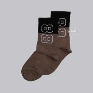 جوراب ساق بلند طرح 88، رنگ قهوه‌ای تیره و مشکی، مناسب استایل خیابانی و اسپرت.
